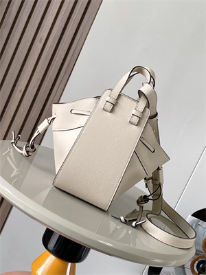 Mini Hammock drawstring in classic calfskin