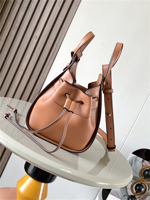 Mini Hammock drawstring in classic calfskin