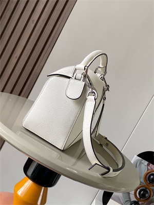 Loewe Small Puzzle Bag In Classic Calfskin