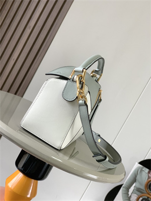 Loewe Small Puzzle Bag In Classic Calfskin