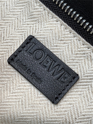 Loewe Small Puzzle Bag In Classic Calfskin