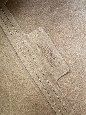 Loewe Puzzle Fold Pouch In Shinny Nappa Calfskin