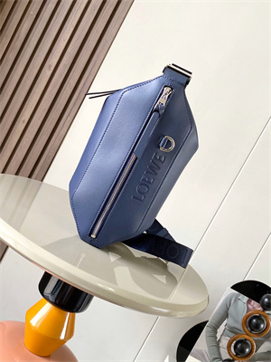 Loewe Convertible Sling in classic calfskin