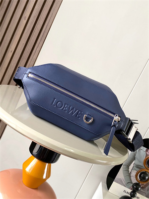 Loewe Convertible Sling in classic calfskin