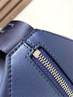 Loewe Convertible Sling in classic calfskin