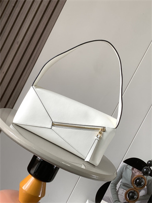 Loewe Puzzle Hobo Bag In Classic Calfskin