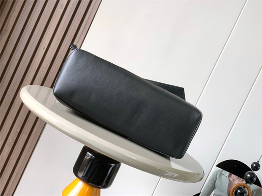 Loewe Puzzle Hobo Bag In Classic Calfskin