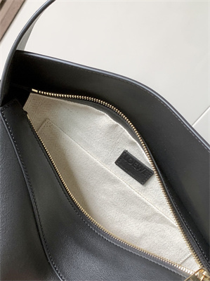 Loewe Puzzle Hobo Bag In Classic Calfskin