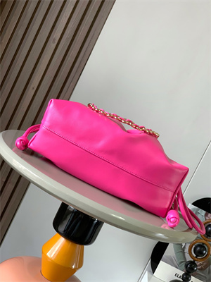 Loewe Medium Flamenco Purse in  Mellow nappa Lambskin