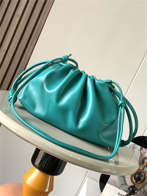 Loewe Medium Flamenco Purse in  Mellow nappa Lambskin