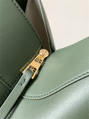 Loewe Compact Hammock bag in Classic calfskin