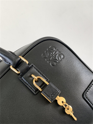 Loewe Amazona 23 Bag In Nappa Calfskin Black