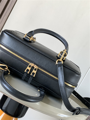 Loewe Amazona 23 Bag In Nappa Calfskin Black