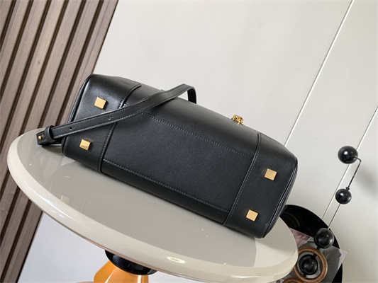 Loewe Amazona 23 Bag In Nappa Calfskin Black