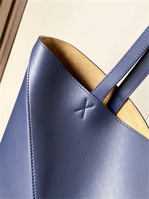 Loewe XL Puzzle Fold Tote In Shinny Calfskin Anbyss Blue