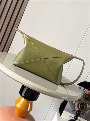 Loewe Puzzle Fold Wash Bag In Shinny Calfskin