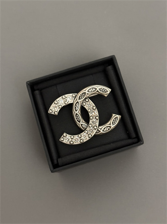 Chanel Brooch 33192