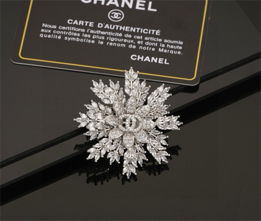 Chanel Brooch 33236