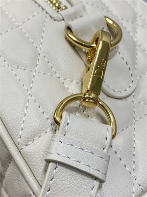 CD Groove 20 Bag Macrocannage Calfskin Latte