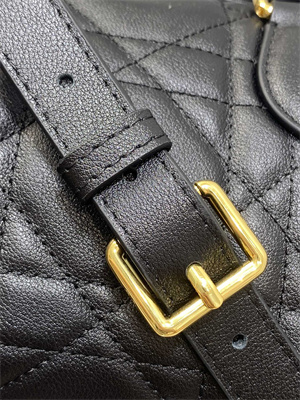 CD Groove 20 Bag Macrocannage Calfskin Black