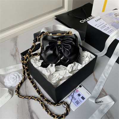 Chanel CLUTCH WITH CHAIN Lambskin Gold-Tone Metal Black AP4028