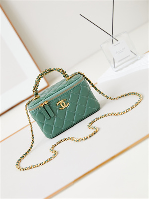 Cha.nel Clutch With Chain Shiny Lambskin & Gold-Tone Metal Green AP4168