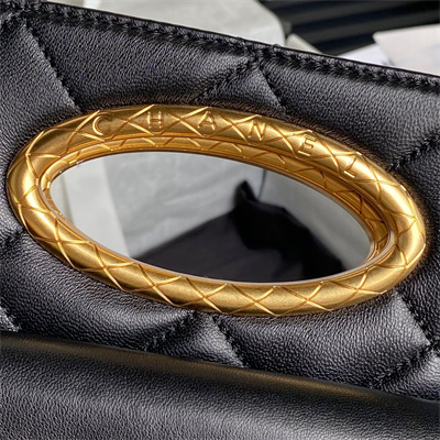 Cha.nel Clutch Lambskin Black AS5038