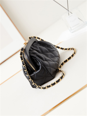 Cha.nel Clutch Lambskin & Gold-Tone Metal Black AS4717