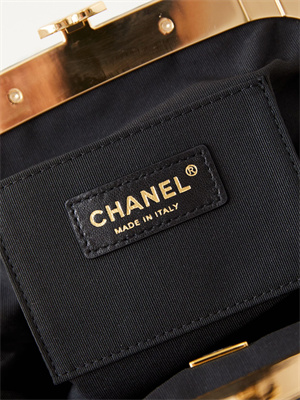 Cha.nel Clutch Lambskin & Gold-Tone Metal Black AS4717
