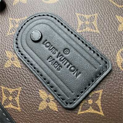 L.V Trail Messenger Monogram Canvas M46972