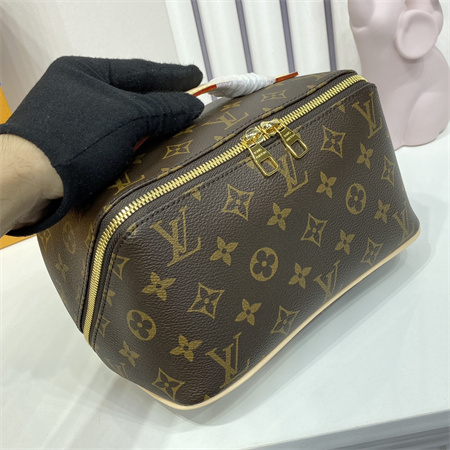 L.V Toiletry Bag Monogram Canvas M11750