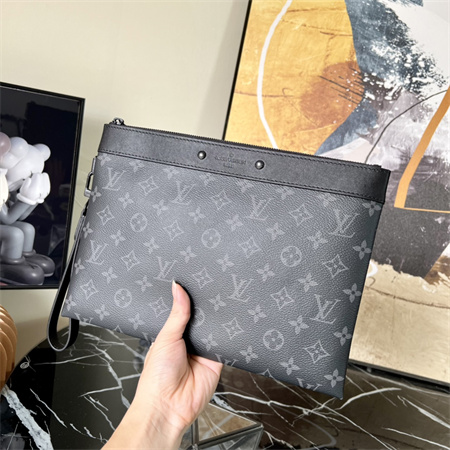 L.V Pochette To Go Monogram Eclipse M81569