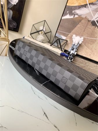 L.V Pochette Voyage MM Damier Graphite N41696