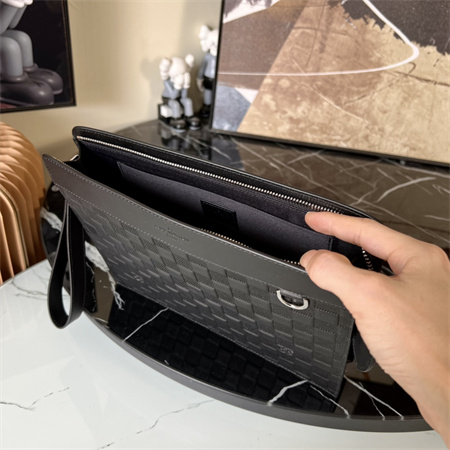 L.V Stand Pouch Damier Infini Black N64050