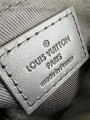 L.V SPEEDY BANDOULIÈRE 18 Monogram Eclipse M24606