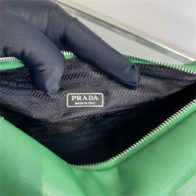 Prada Triangle leather shoulder bag Green Color 1BH190