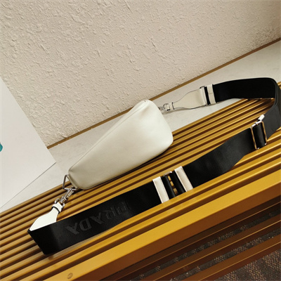 Prada Triangle leather shoulder bag White Color 2VH155