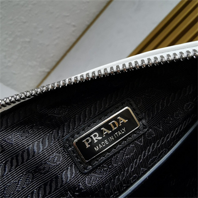Prada Triangle leather shoulder bag White Color 2VH155