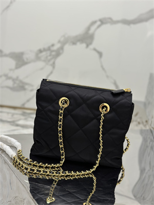 Prada Prada Re-Edition 1995 Chaîne Re-Nylon tote bag Black 1BG468