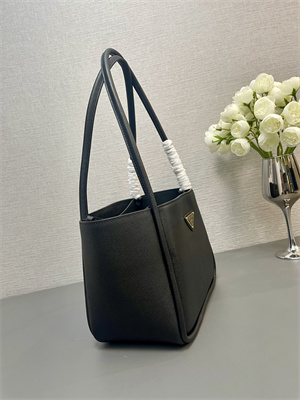 Prada Leather mini tote bag Black 1BG539