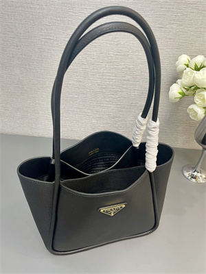 Prada Leather mini tote bag Black 1BG539