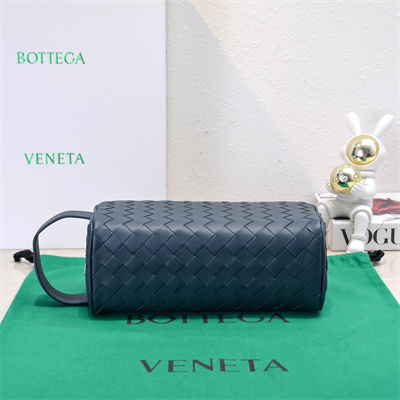 BV Intrecciato Travel Pouch In Calfskin Navy
