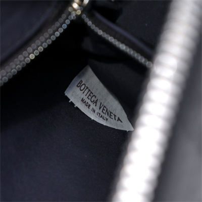 BV Intrecciato Travel Pouch In Calfskin