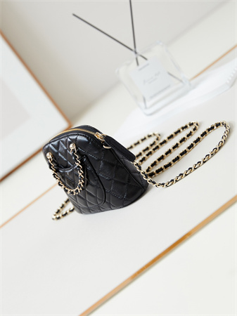 Cha.nel Clutch With Chain Shiny Lambskin & Gold-Tone Metal Black AP3354