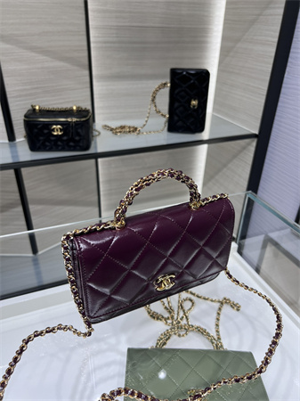 Cha.nel Wallet On Chain Shiny Lambskin & Gold-Tone Metal Burgundy AP4166