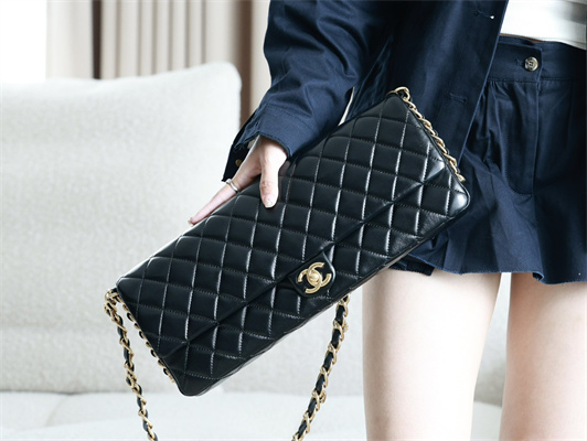 Cha.nel Maxi Clutch Bag Shiny Lambskin & Gold-Tone Metal Black AS5006