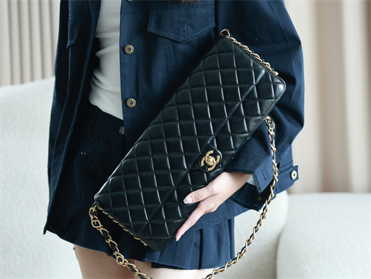 Cha.nel Maxi Clutch Bag Shiny Lambskin & Gold-Tone Metal Black AS5006