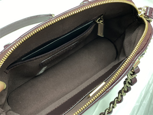 Cha.nel Small Tote Shiny Lambskin & Gold-Tone Metal Burgundy AS5130