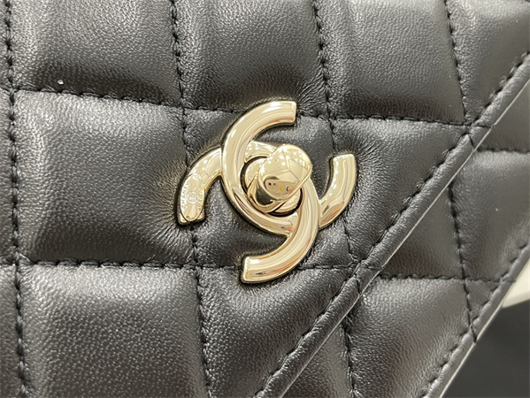 Cha.nel Trendy CC Wallet On Chain Lambskin Gold Tone Metal In Black A80982