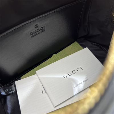 Gu.cci Gucci GG Matelassé Beauty Case in Black Leather 726047